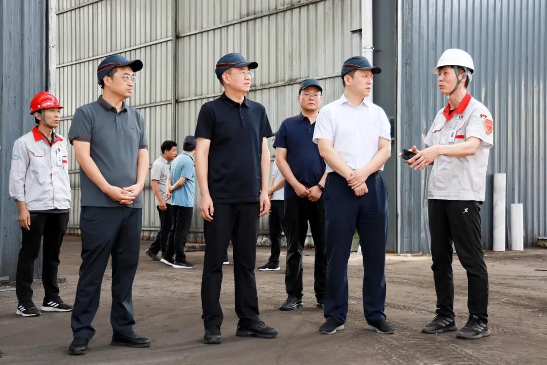 市委常委、副市長(zhǎng)、翼城縣委書記王淵到華翔（翼城）新材料科技園現(xiàn)場(chǎng)辦公