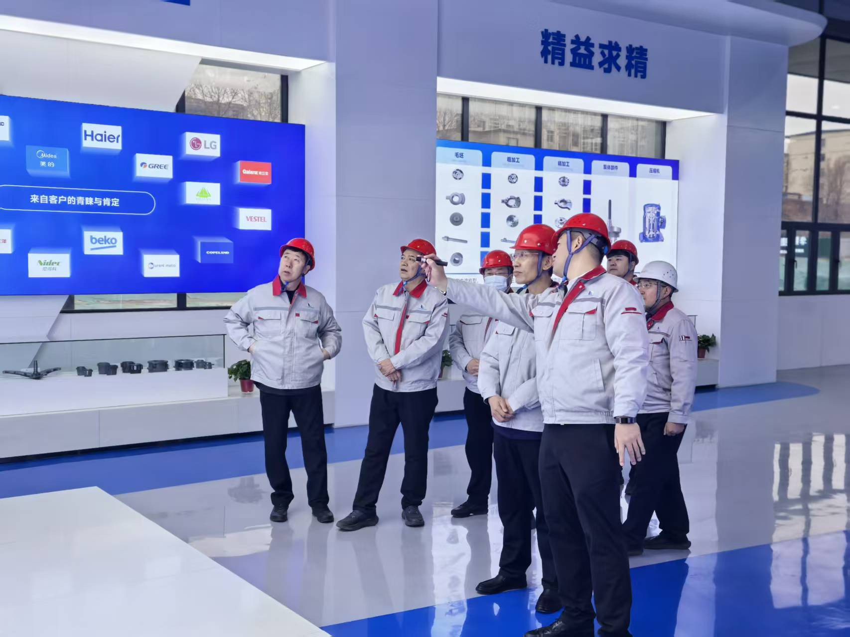 臨汾市委常委、洪洞縣委書記張晉偉深入華翔洪洞智能科技產(chǎn)業(yè)園調(diào)研